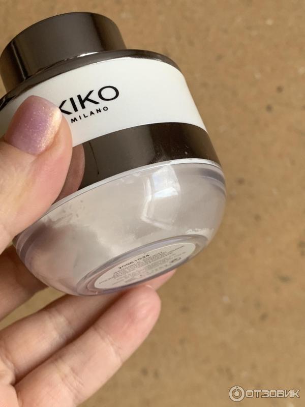 Пудра рассыпчатая Kiko Milano INVISIBLE TOUCH FACE FIXING POWDER фото