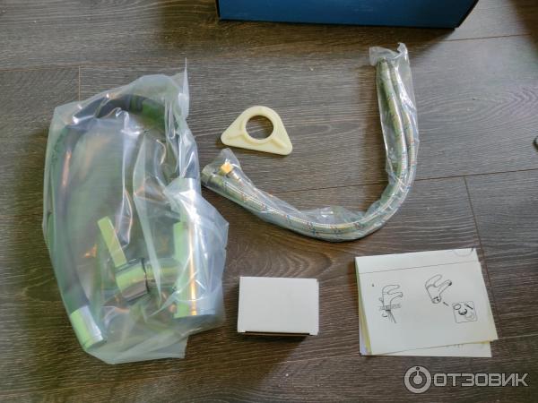 Комплектация смесителя для кухни Esko CR 519 B с гибким элементом