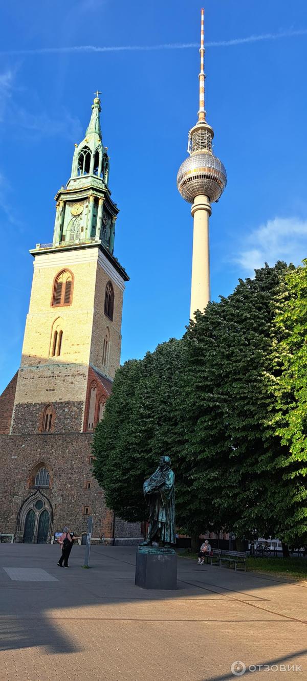 Берлинская телебашня (Германия, Берлин) фото