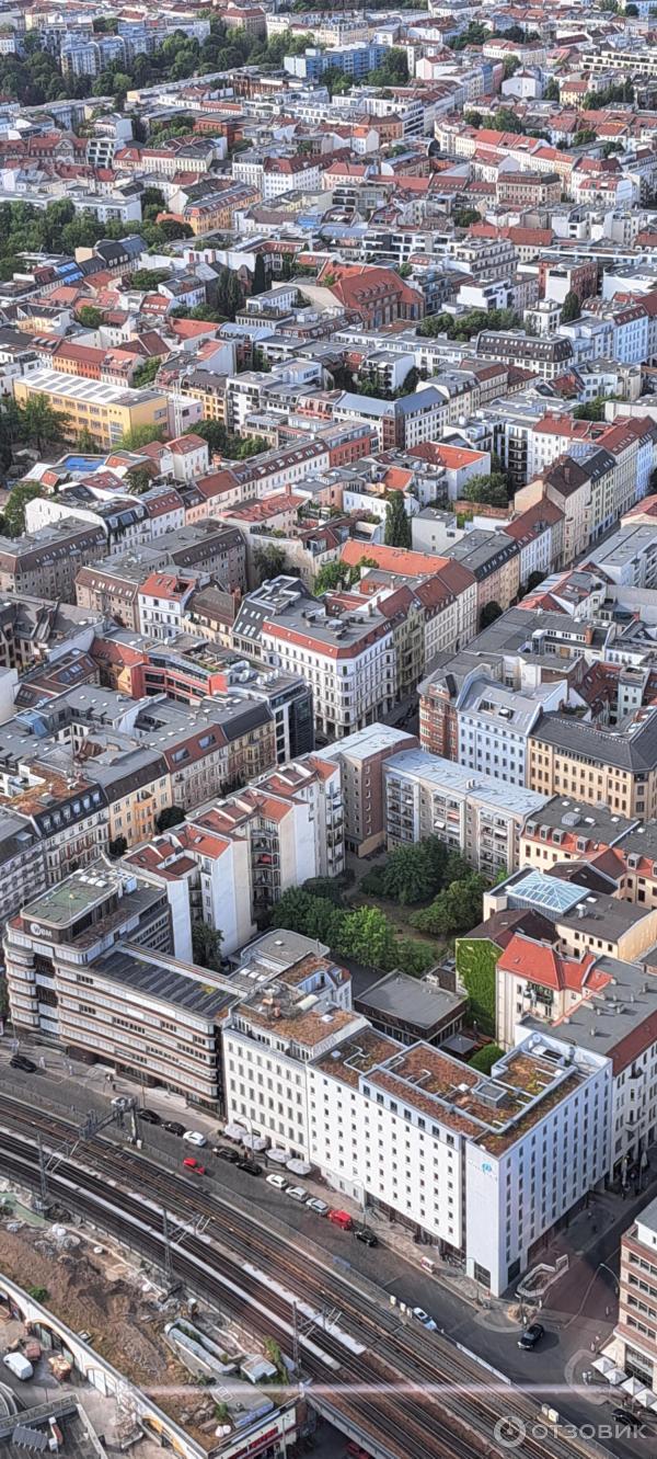 Берлинская телебашня (Германия, Берлин) фото