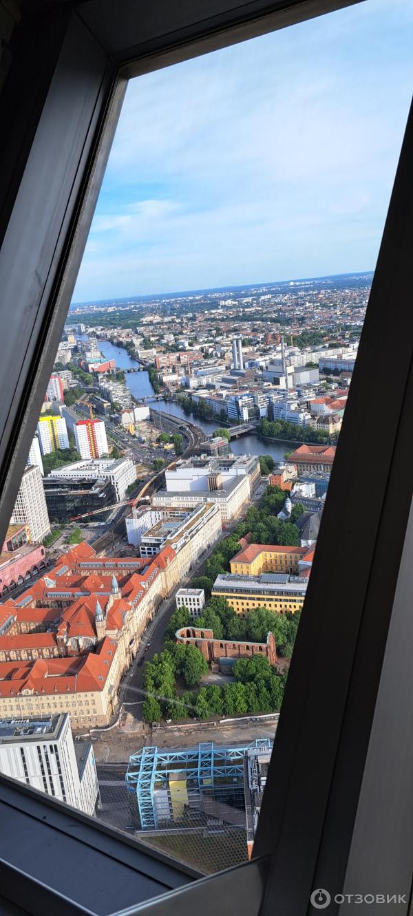 Берлинская телебашня (Германия, Берлин) фото