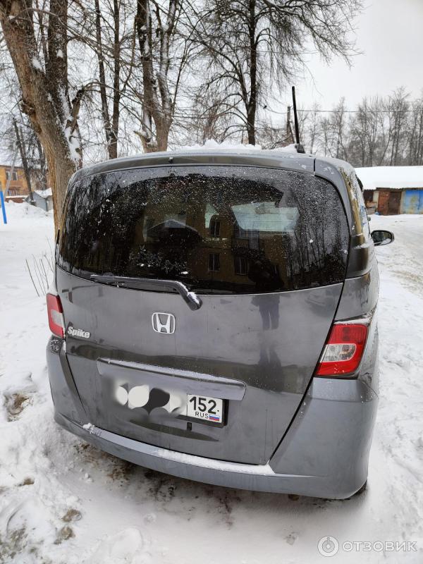 Автомобиль Honda Freed минивэн фото