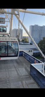 Колесо обозрения "Солнце Москвы" на территории ВДНХ (Россия, Москва) фото