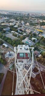 Колесо обозрения "Солнце Москвы" на территории ВДНХ (Россия, Москва) фото