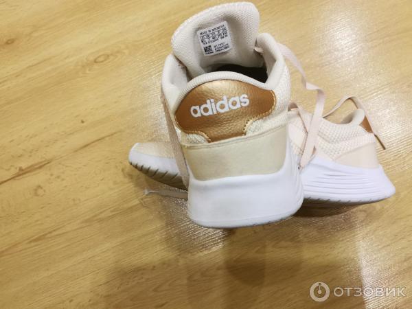 Кроссовки женские Adidas фото