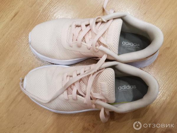 Кроссовки женские Adidas фото