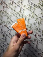 Солнцезащитный крем Avene SPF50+ фото