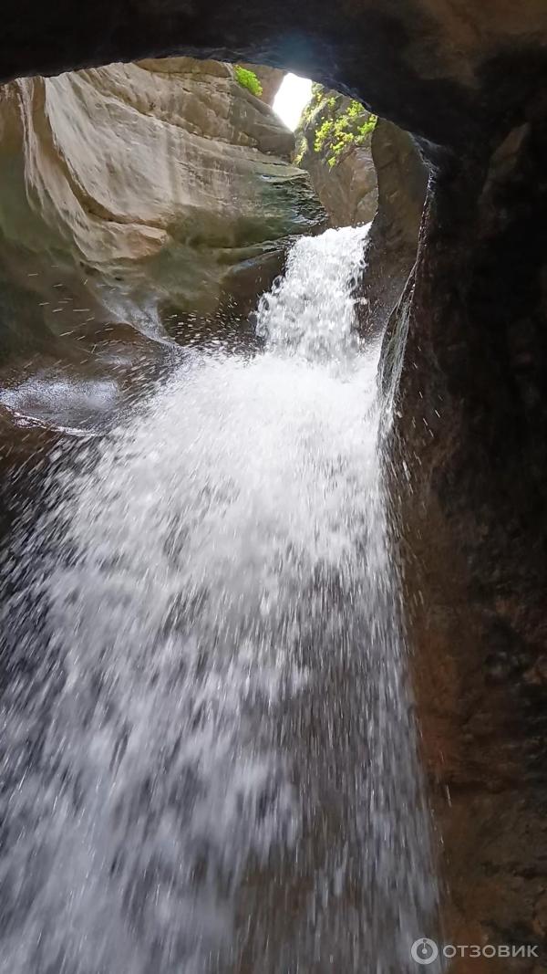 Салтинский подземный водопад (Россия, Дагестан) фото