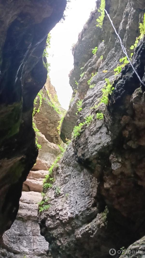 Салтинский подземный водопад (Россия, Дагестан) фото