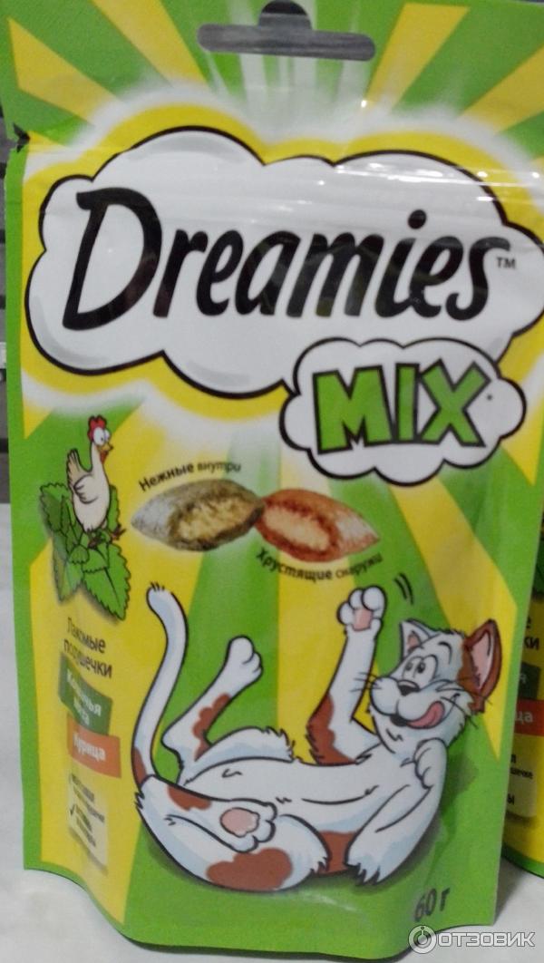 Лакомые подушечки Dreamies mix Кошачья мята курица фото