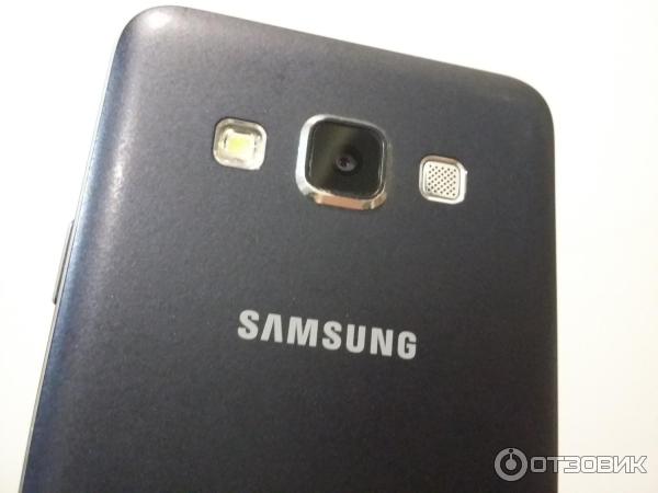 Смартфон Samsung Galaxy A3 (SM-A300F DS)