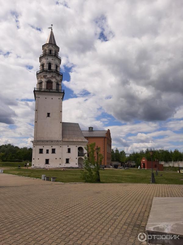 Наклонная башня Демидовых (Россия, Невьянск) фото