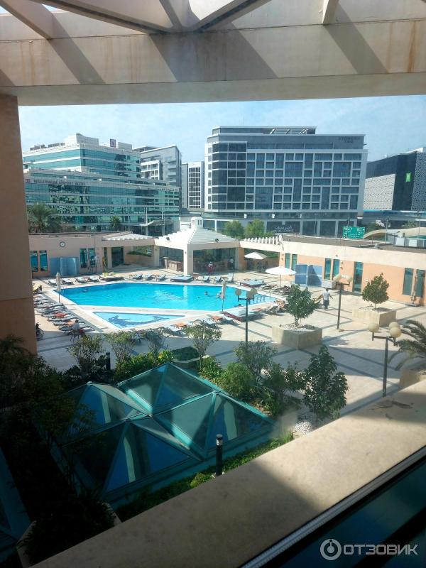 Отель Movenpick Grand Al Bustan Dubai фото
