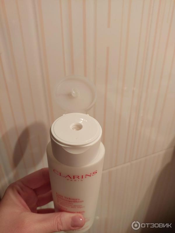 Очищающее молочко для любого типа кожи Clarins Lait Velours Demaquillant фото