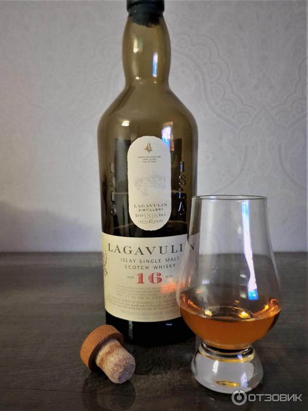Виски Lagavulin Islay single malt scotch whisky 16 Years Old (gift box) 0.75 л