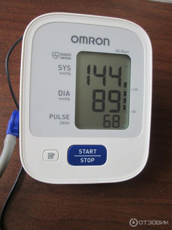 Omron m2 отличия. Тонометр Омрон 7121. Омрон m2 Basic. Omron m2 Basic. Omron m2 Basic 5