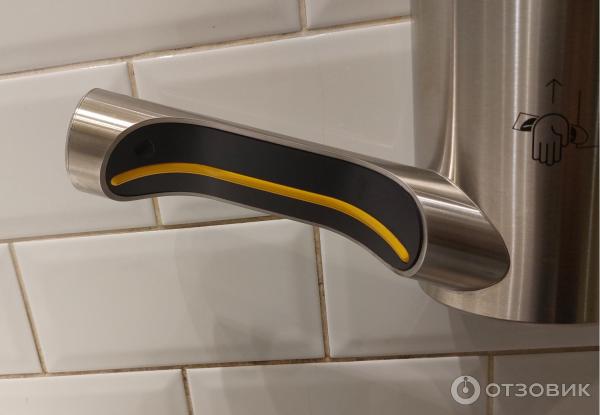 Сушилка для рук Dyson Airblade фото