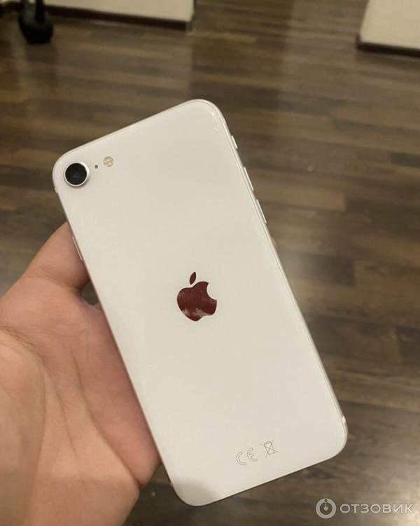 Смартфон Apple iPhone SE 2020 фото