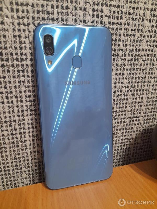 Смартфон Samsung Galaxy A30 фото