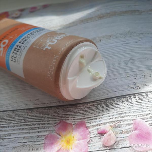 Солнцезащитное увлажняющее молочко для лица и тела La Roche-Posay Anthelios SPF 50 фото