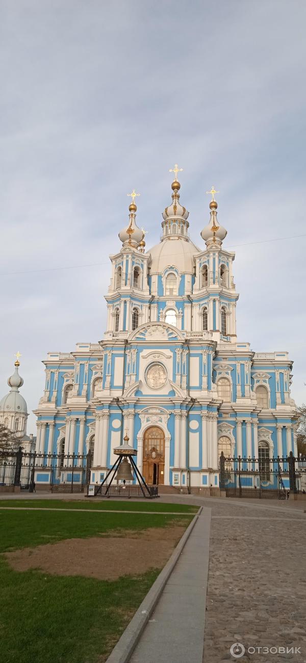 Смотровая площадка на звоннице Смольного собора (Россия, Санкт-Петербург) фото