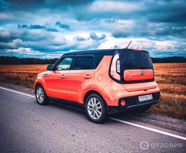 Автомобиль KIA Soul II кроссовер фото