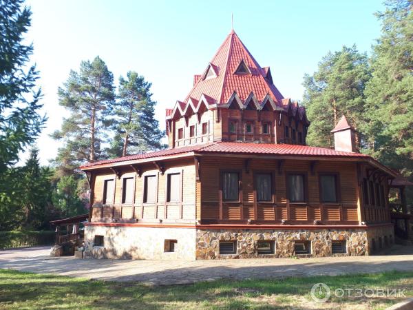 Тоже Дом приёмов, но с другого ракурса