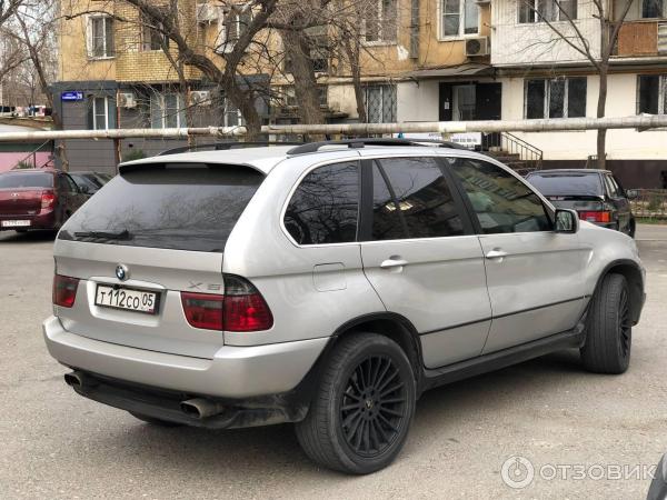 Автомобиль BMW X5 E53 фото