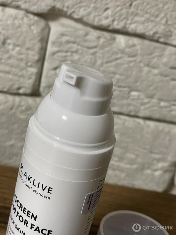 Солнцезащитный крем для жирной кожи лица SPF 50 M.Aklive фото