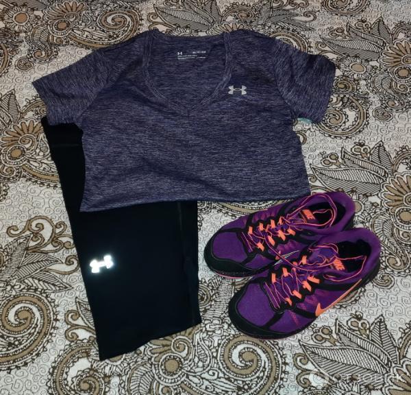 Женская футболка Under Armour фото