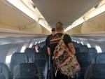 Самолет Embraer ERJ-190 фото