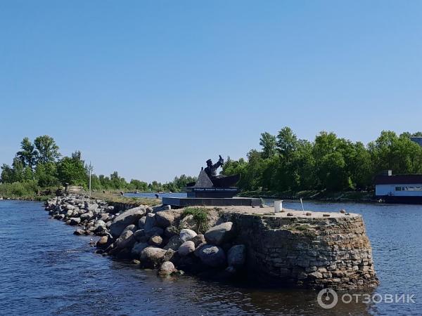 Памятник путейцам-речникам России