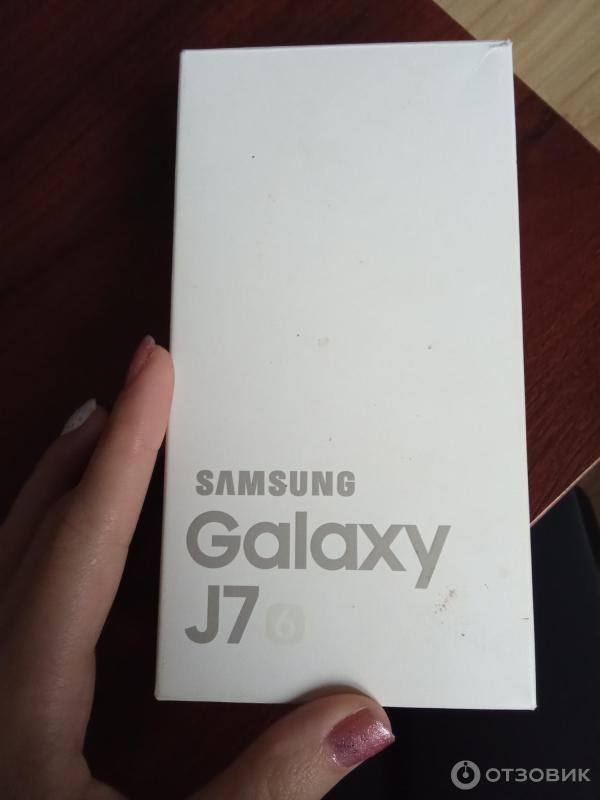 Смартфон Samsung Galaxy J7 (2016) фото