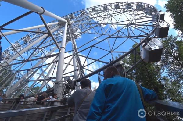 Аттракцион Колесо обозрения на территории парка им. М. Горького (Россия, Пермь) фото