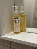 Гидрофильное масло для лица Hada Labo "Gokujyun" фото
